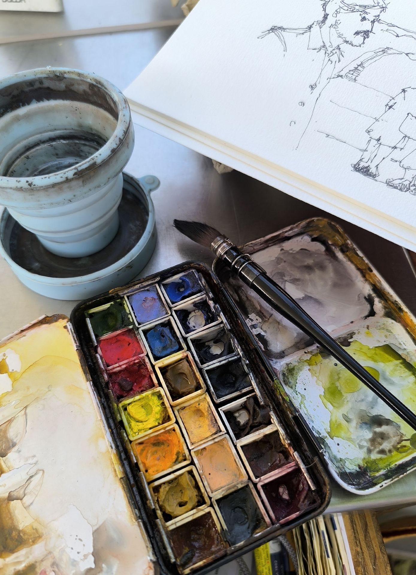Palette d'aquarelle tout terrain pour l'urban sketching